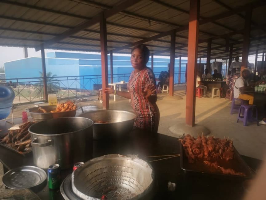 January 2019 Serve yourself Berbecue